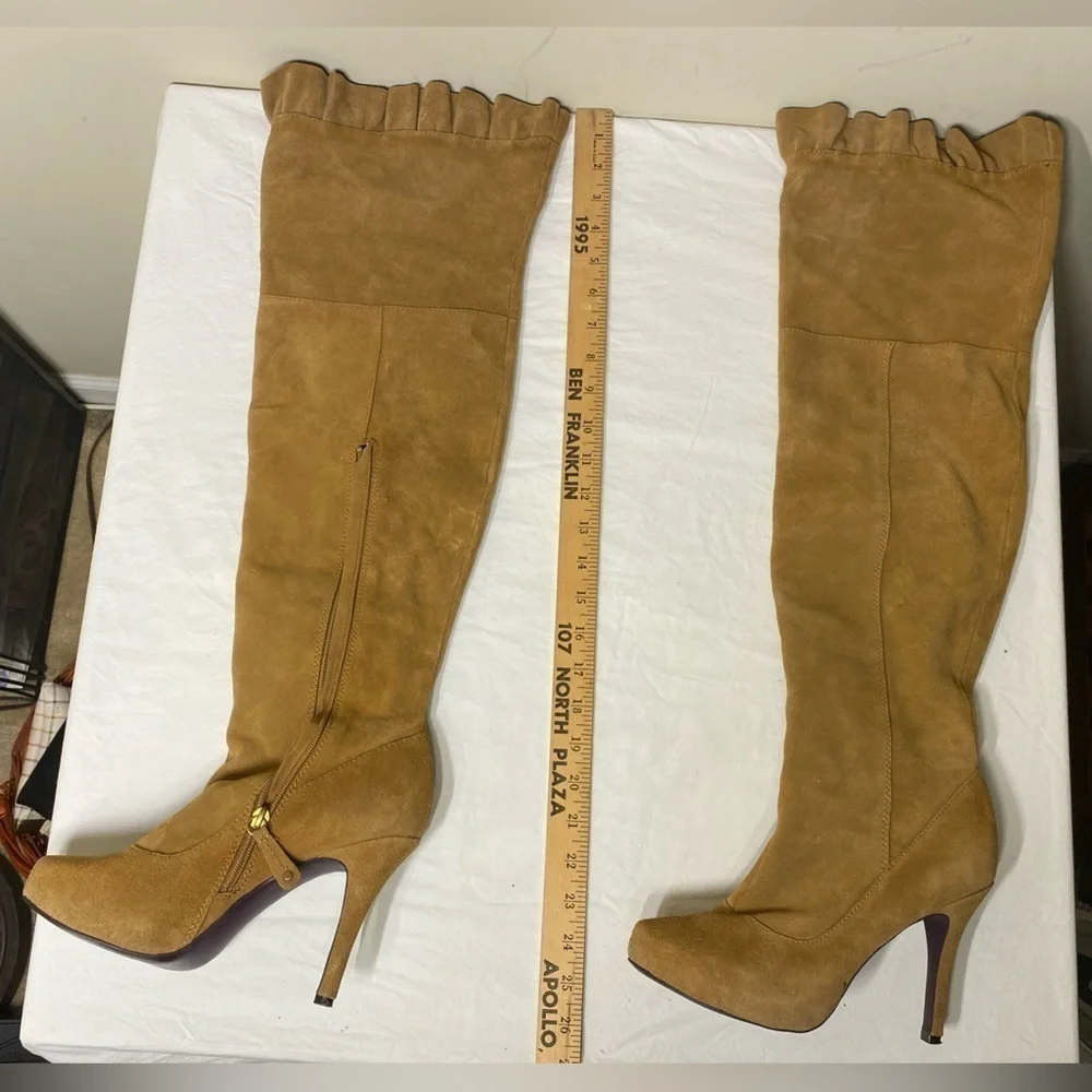MOJO Moxy Tan Suede Tall Boots 8